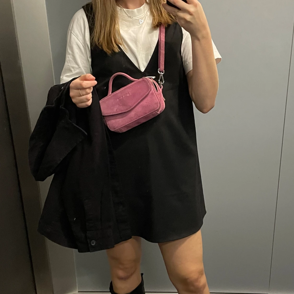 Svart ärmlös klänning - 90