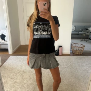 . - Så cool och snygg t-shirt från Zadig Voltaire