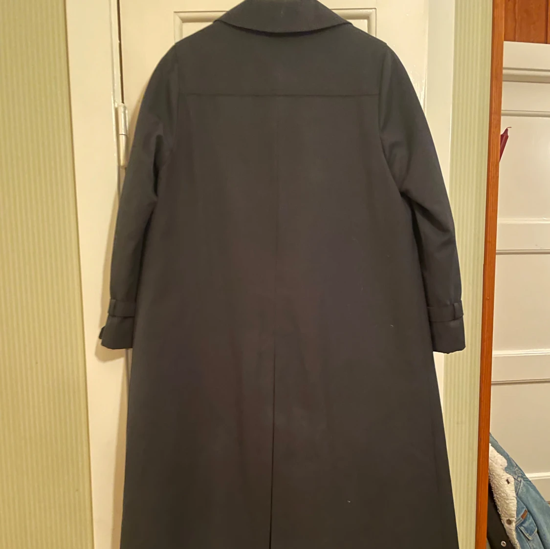 Svart kappa från Junesco - 91