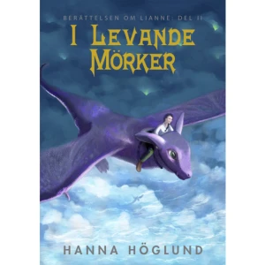 I levande mörker (bok, danskt band) - Snart fyller Lianne femton. Hon blir myndig. Kompisarna ska vidare till Castella. Mamma tycker Lianne ska läsa på konstakademien medan onkel Eli har helt andra förväntningar. Men vad hon vill hon själv? På andra sidan Den Goda Cirkeln läser Iam två utbildningar samtidigt. Föreläsningar, operationer, Telumkastning och hårdträning avlöser varann. Iam kan inte minnas när han var ledig sist och i smyg längtar han tillbaka till Adveliska där livet var enklare. Ett och ett halvt år har gått sen vi lämnade Lianne i Ljus som varit dolt. Hemligheten som då avslöjades har ställt Liannes liv på ända och fyllt hennes huvud med nya frågor. Hur ska hon någonsin försonas med sanningen? Men världen ställs snart inför nya utmaningar och ett ödesdigert misstag kommer att påverka både Liannes och Iams liv på ett sätt som ingen av dem kunnat gissa. I levande mörker är andra delen i serien Berättelsen om Lianne.    Format Danskt band   Omfång 513 sidor   Språk Svenska   Förlag Vilse förlag   Utgivningsdatum 2015-04-11   ISBN 9789163756047  