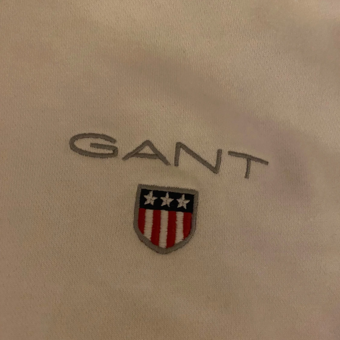 Vit hoodie från GANT