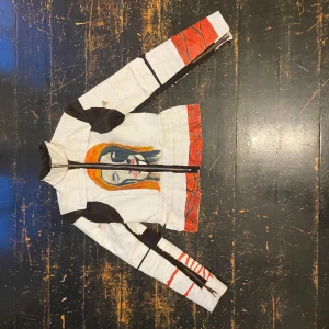 Unik konstnärlig jacka med motiv - Custom made AA ART JACKET. Real canvas with painted details with a brown corduroy fabric underneath. 