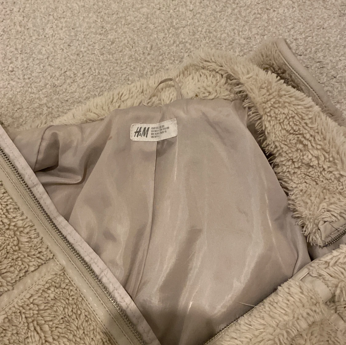 Beige teddyjacka från H&M - 92