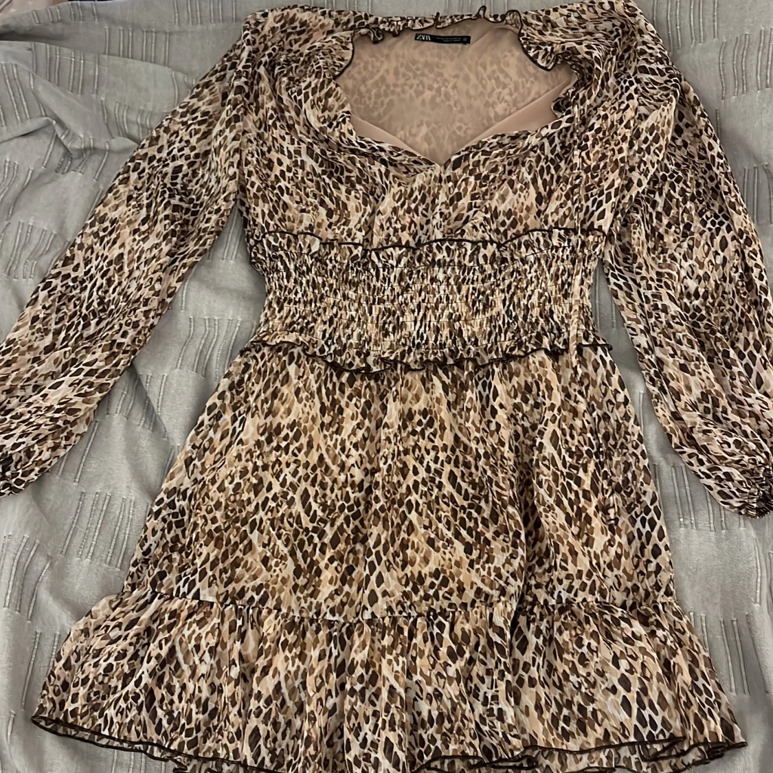 Leopardmönstrad klänning från Zara