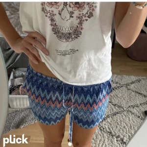 Missoni shorts  - !klicka ej på köp nu utan kontakt! Super söta shorts i ett Missoni liknande mönster⭐️ perfekta i sommar 💕
