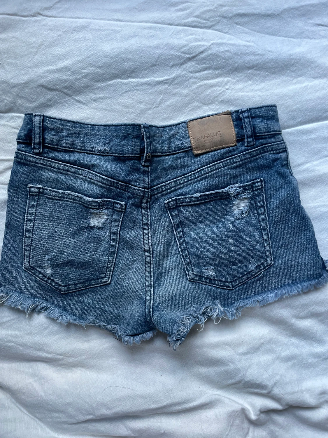 Lågmidjade jeansshorts  - 90