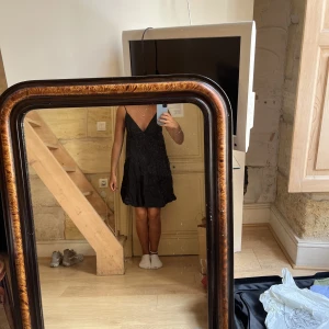 Svart klänning  - Snygg svart klänning!!