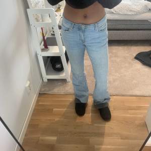 Lågmidjade jeans från Gina tricot