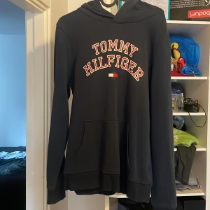 Tommy hilfiger  - Säljer pågrund av att den är för liten. 