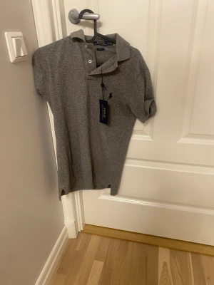 Ny raphl lauren - Säljer för den är lite för tight för mig  Pris kan snackas 