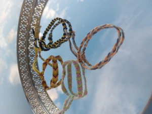 NYHET!  - 🥁🥁🥁Justerbara Kompisarmband! Massa andra färger finns, design kan man bestäma själv. Beroende på design är pris olika, 15 kr frakt. Kom priv vid intresse eller frågor🫶🏻