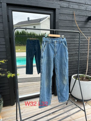 Jeans till salu  - Hej, säljer nu flertal jeans i alla olika storlekar. Främst Levis och carhartt. Är ni sugna Skriv er storlek så kommer vi fram till något. (Finns även till er tjejer) 