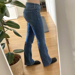 Jättefina jeans från Levis. W24 L32. Modell 715 Bootcut. Medel midja. Perfekt skick 🫶