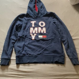 Tommy hilfiger  - Tommy hilfiger tröja i fint skick Passar xs-m 