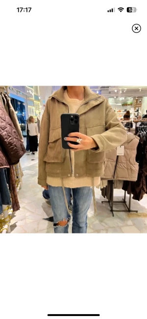 Brun jacka - Supercool jacka, inga defekter, köpt av hon på bilden, 500+frakt