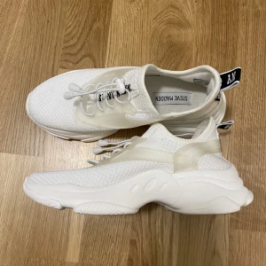 Steve Madden - Storlek 39, små i storkeken så passar inte mig🥲 Knappt använda! 