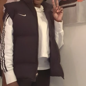 Unisex nike reversible väst - Passar xs_ _l.funkar som puffer och doen