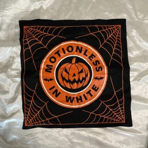 Motionless in white tapestry  - Duk/tapestry från motionless in white konsert i stockholm 2019, mycket sparsamt använt