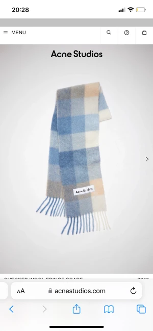 SÖKER ACNE HALSDUK & MÖSSA - Hej!  Jag söker både mössa och halsduk från Acne Studios. Skriv till mig om du har nån eller om du känner någon som vill sälja. Det spelar ingen roll vilken färg det är🫶🤠