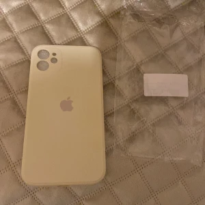 Oanvänt mobilskal iPhone 11 - Oanvänt Apple skal till iPhone 11