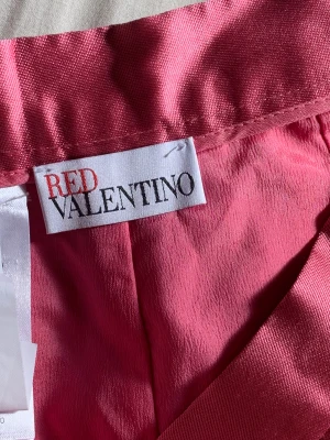 Valentino shorts - Äkta valentino shorts med unik passform.