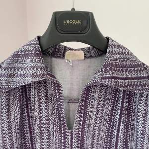 Marimekko Vintage skjorta från 1975 i superfint skick. Storlek 40, skulle säga att den passar S-M. 