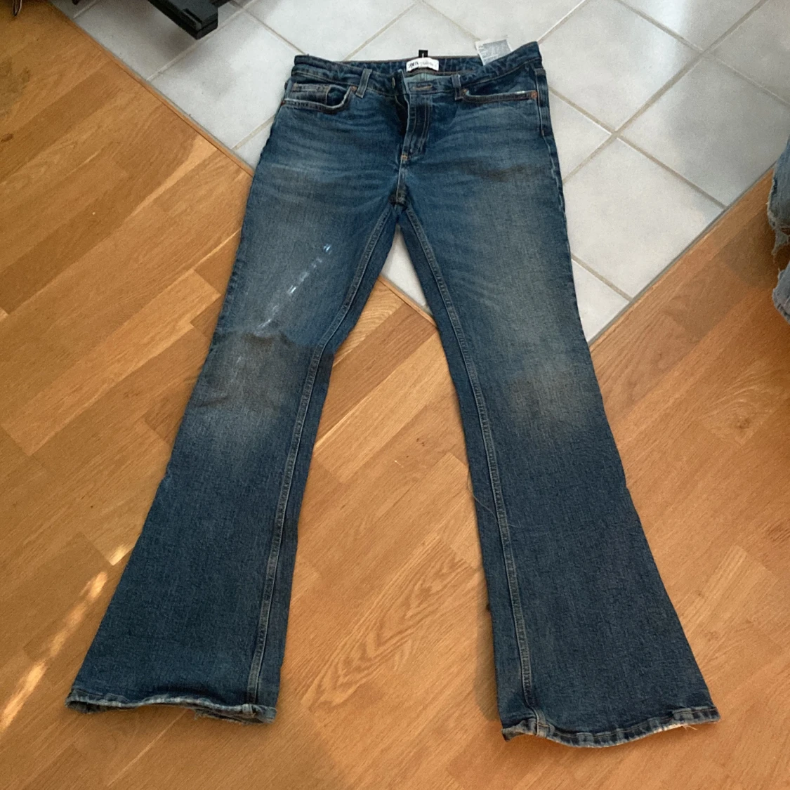 lågmidjade bootcut/flare Zara jeans
