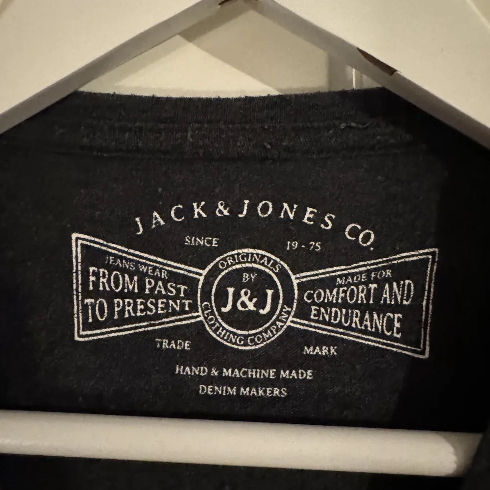 Jack & Jones T-shirt i storlek M. T-shirts.