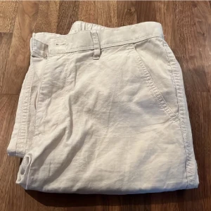 Uniqlo linnebyxor - Linnebyxor från uniqlo’s killavdelning💗 stl S
