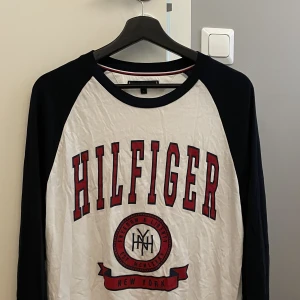 Långärmad t-shirt - Tommy Hilfiger - Medium fit, Tommy Hilfiger