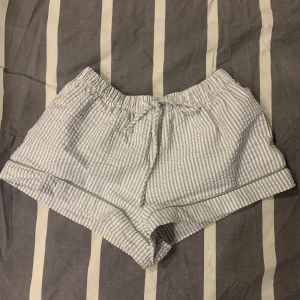 Hunkenmöller shorts - Ursnygga hunkenmöller shorts köpta för 329kr i helt nyskick. Säljer dem då jag inte använder dem och har massor andra shorts, skriv för mer bilder || köparen står för frakt ||