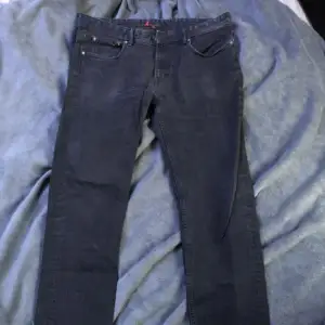 Svarta jeans 