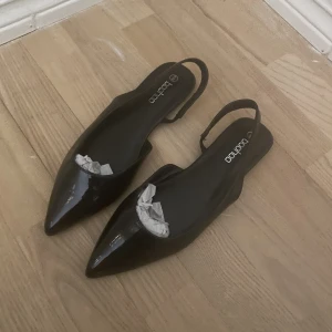 Spetsiga skor - helt oanvändna! - Strl. 39