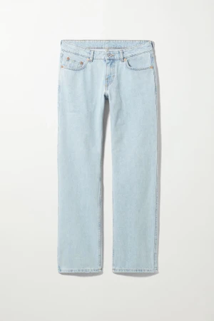 Arrow Low Weekday  - Säljer nu mina fina arrow Low från Weekday som är w 29 längd 30, går precis till marken på mig som är 166! ❤️🙏🏽 Pris kan diskuteras vid snabb affär 😇 Inga defekter o nypris är 590!