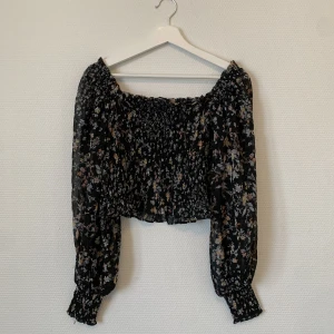 Offshoulder Tröja - Fint skick.