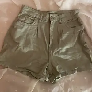 Gröna shorts