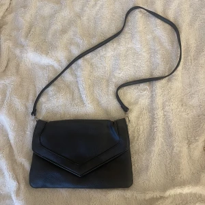 Väska - Jättefin väska! Säljes pga flytt