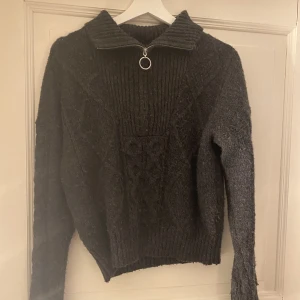 Stickad tröja - Jättefin tröja från Cubus som tyvärr inte kommer till användning, diskuterar gärna priset!🥰