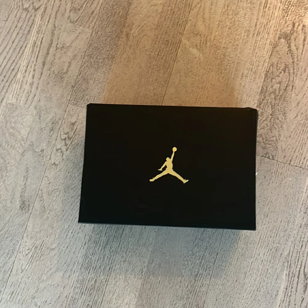Jordans 6 Rings, mycket sparsamt använda Köpta på Nike.se OBS! Du får med lådan. Skor.