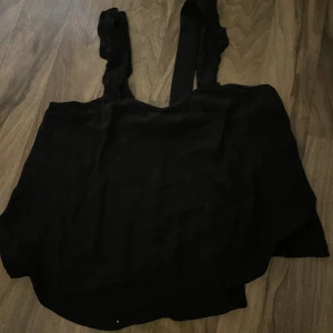 Svart linne/ blus  - Skriv för fler bilder😊