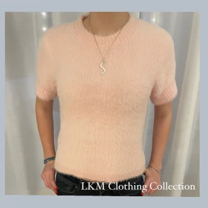 Stickad t-shirt - Rosa stickad t-shirt i nyskick 💗🌟 Från Blue Vanilla 