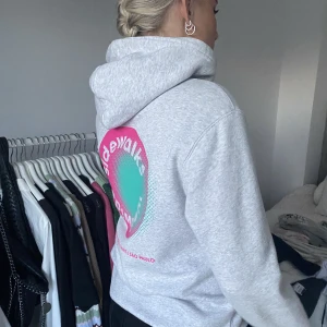 Hoodie  - Perfekta grå hoodien💜 stl S