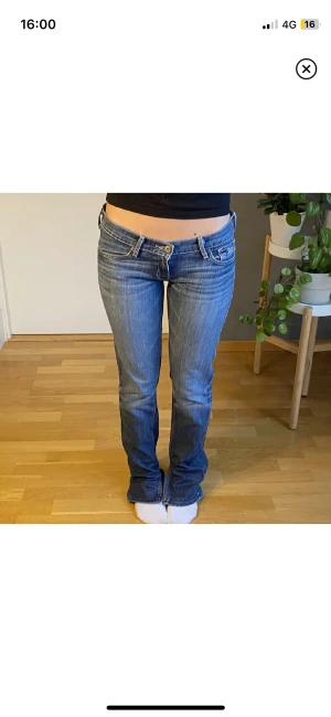 Hollister jeans - Lånade bilder då dessa var för små på mig! Annars var de supper fina bra långt och i fint skick💗