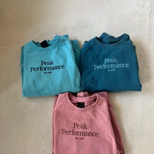 Peak performance klädpaket - Tröjorna är som nya och använda ett fåtal ggr bara! Storlek 160