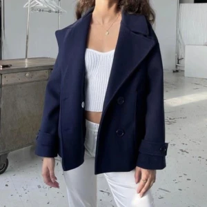 Design by si kappa - Superfin kappa från design by si💙 Säljer den då den inte används längre❄️ Pris går att diskutera!💕