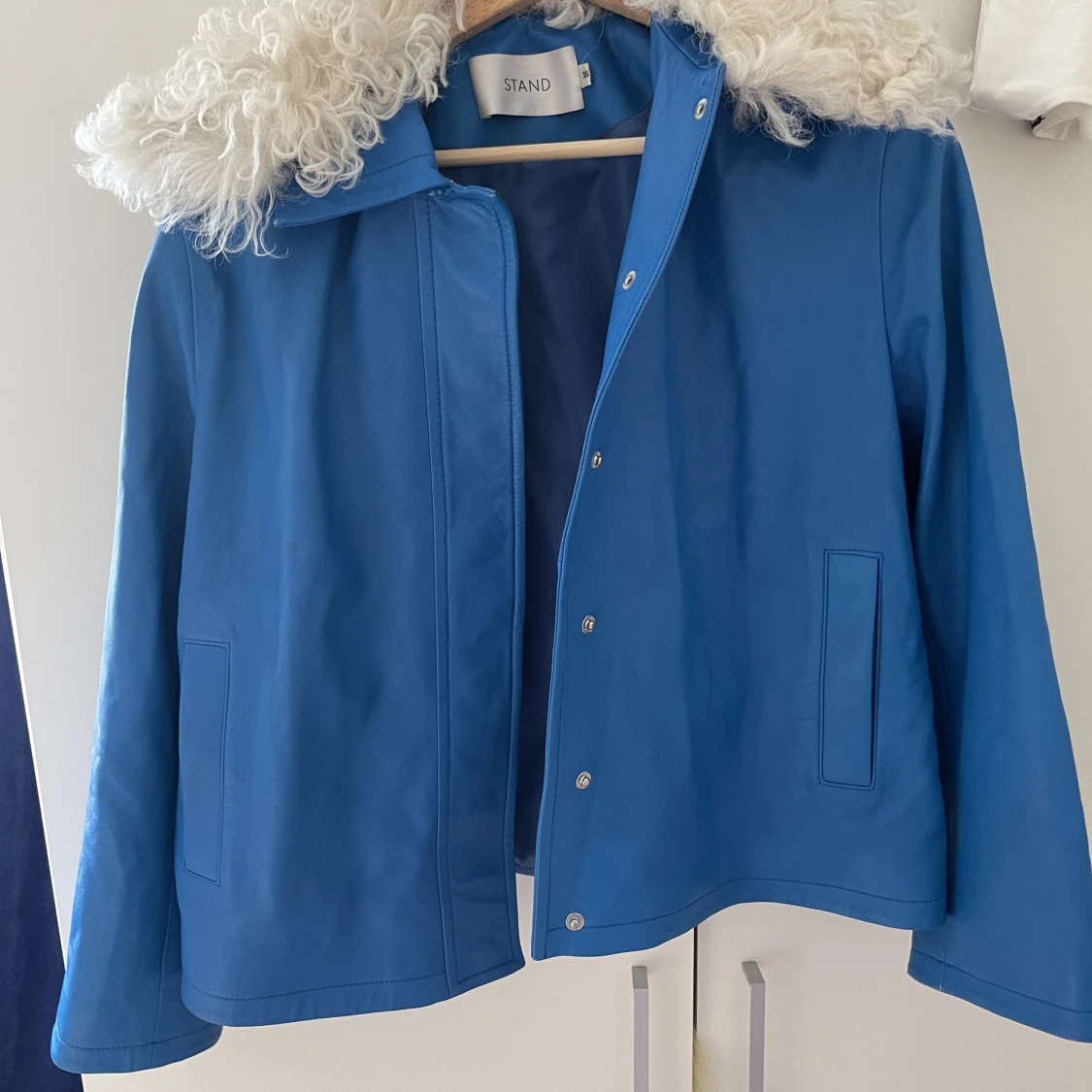 Skinnjacka stand - 91