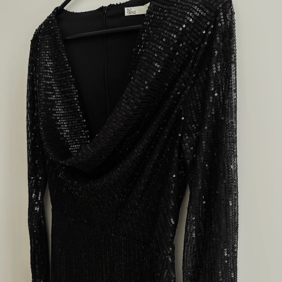  Glitterklänning från Nelly - 90