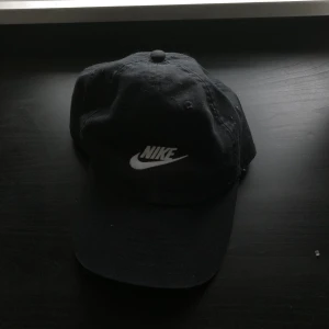 Keps  - Säljer den här Nike kepsen jag aldrig använt❤️