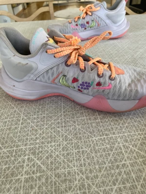 Giannis Immortality I super smoothie  - Dom är storlek 42 och är knappast använda