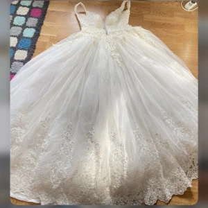 Bröllop klänning  - Dm för mer detaljer 